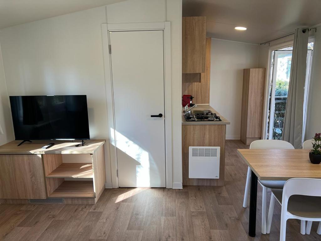 Bungalows & Albergue La Playa لوغرونيو المظهر الخارجي الصورة