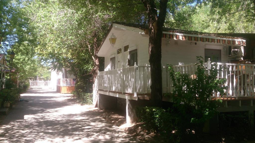 Bungalows & Albergue La Playa لوغرونيو الغرفة الصورة